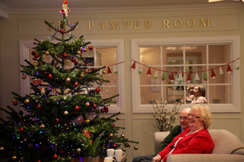 Great Oaks care home in Bournemouth is inviting elderly members of the community, who would have been on their own this Christmas, to join its residents for Christmas Day lunch.